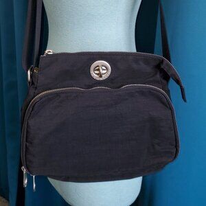 Baggallini Nylon Black Many pockets purse So many pockets! Perfect for travel!